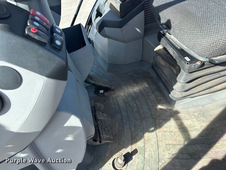 image for item FK1679 2012 Caterpillar 420F backhoe