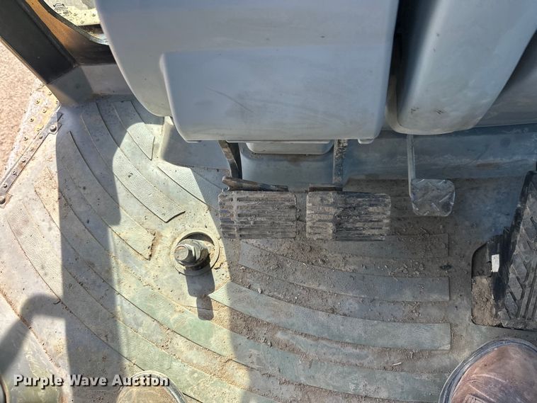 image for item FK1679 2012 Caterpillar 420F backhoe