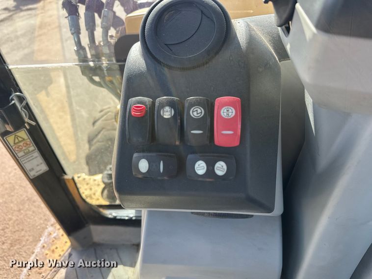 image for item FK1679 2012 Caterpillar 420F backhoe