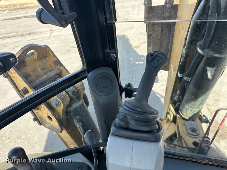 image for item FK1679 2012 Caterpillar 420F backhoe