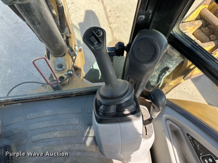 image for item FK1679 2012 Caterpillar 420F backhoe