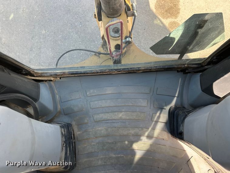 image for item FK1679 2012 Caterpillar 420F backhoe