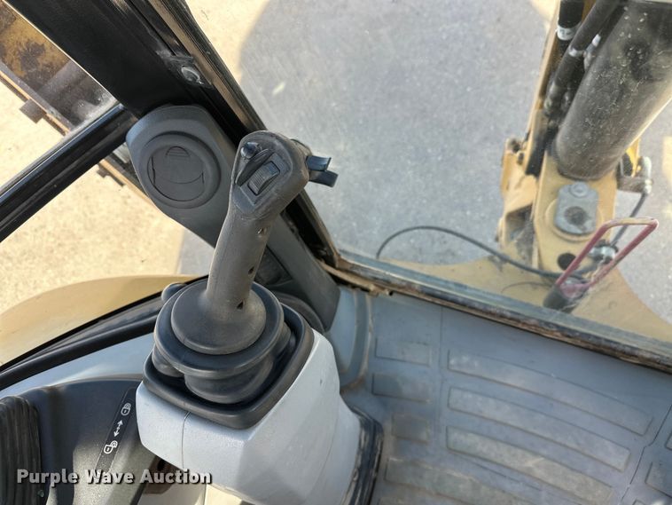 image for item FK1679 2012 Caterpillar 420F backhoe