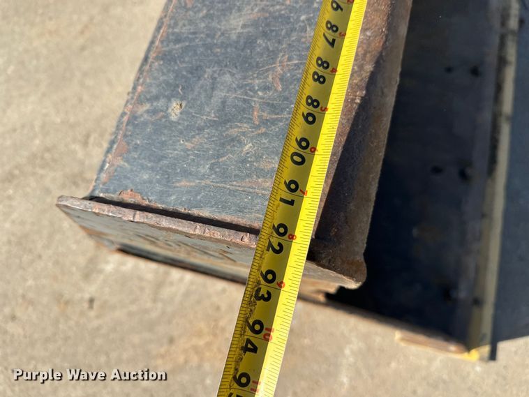 image for item FK1679 2012 Caterpillar 420F backhoe