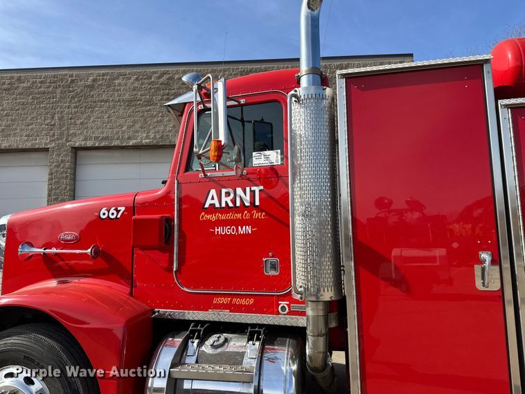 image for item FK1681 1992 Peterbilt 579 utility / service truck