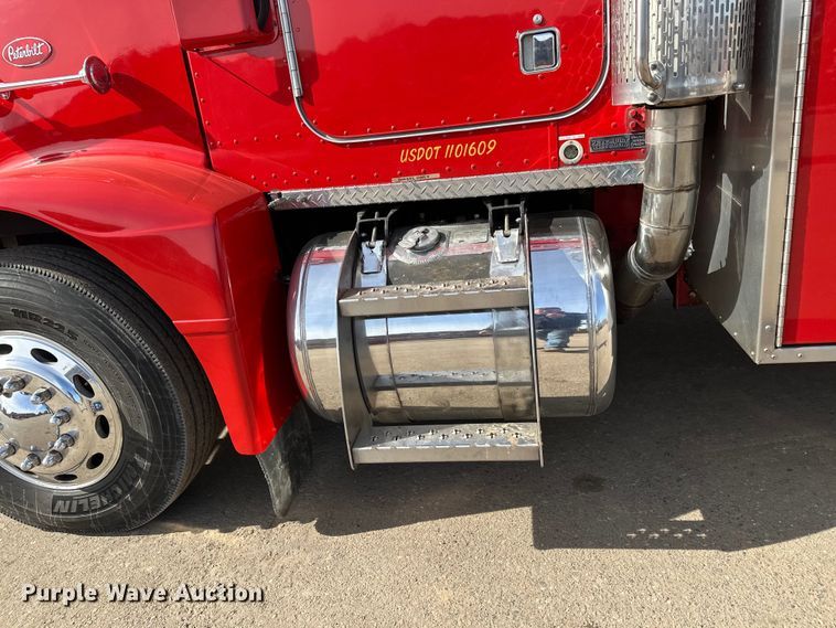 image for item FK1681 1992 Peterbilt 579 utility / service truck