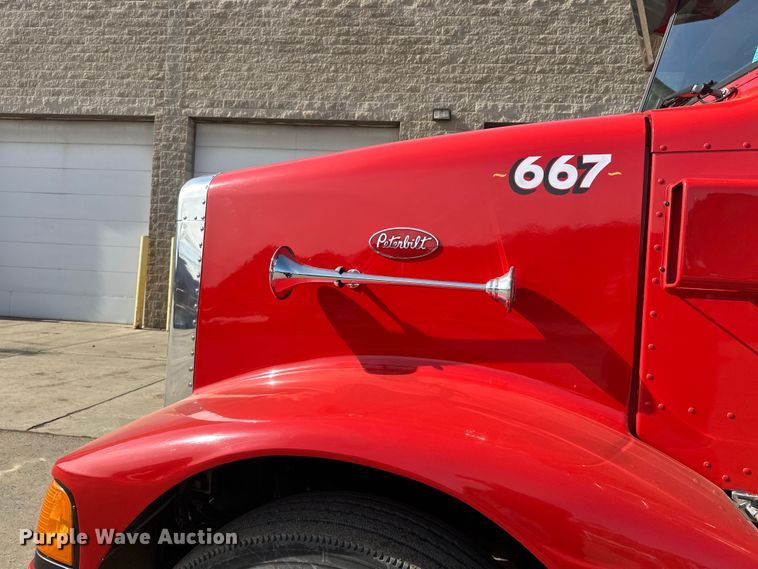 image for item FK1681 1992 Peterbilt 579 utility / service truck