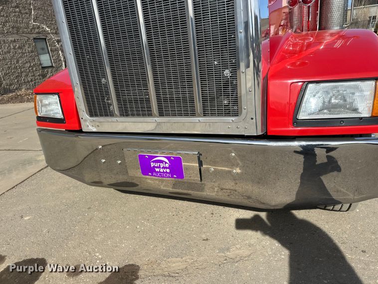 image for item FK1681 1992 Peterbilt 579 utility / service truck