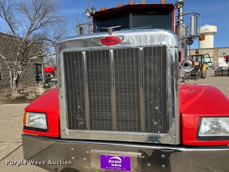 image for item FK1681 1992 Peterbilt 579 utility / service truck