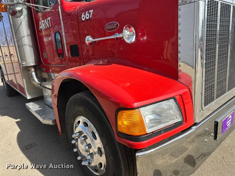 image for item FK1681 1992 Peterbilt 579 utility / service truck