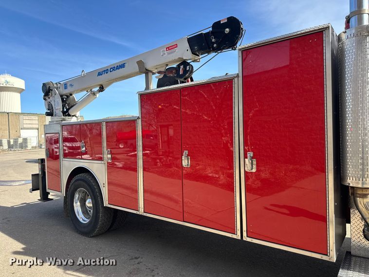 image for item FK1681 1992 Peterbilt 579 utility / service truck