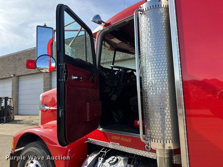 image for item FK1681 1992 Peterbilt 579 utility / service truck