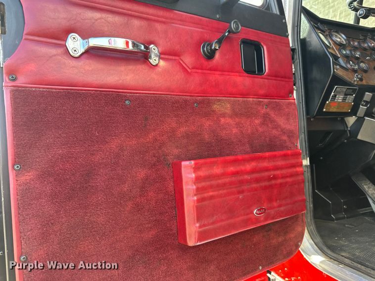 image for item FK1681 1992 Peterbilt 579 utility / service truck