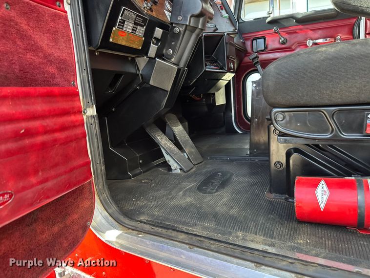 image for item FK1681 1992 Peterbilt 579 utility / service truck