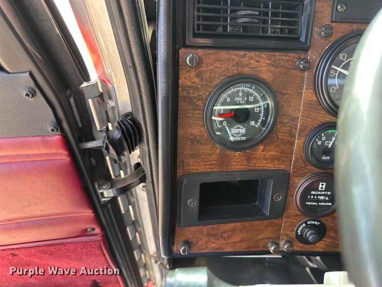 image for item FK1681 1992 Peterbilt 579 utility / service truck