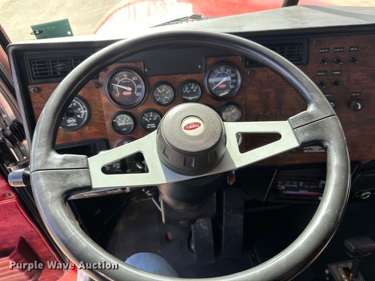 image for item FK1681 1992 Peterbilt 579 utility / service truck