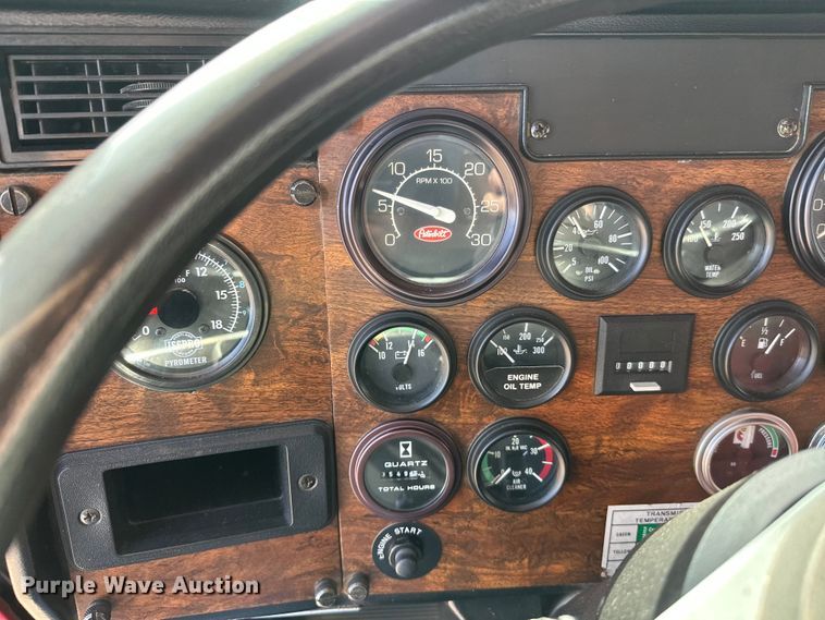 image for item FK1681 1992 Peterbilt 579 utility / service truck