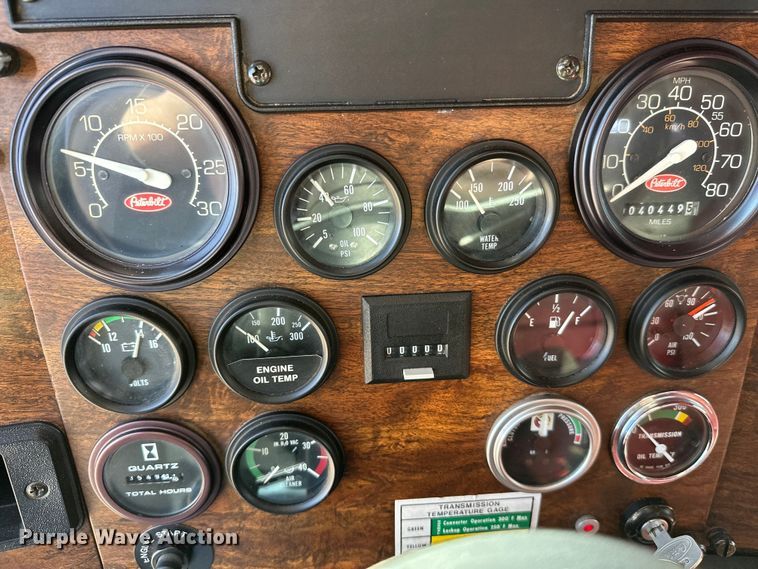 image for item FK1681 1992 Peterbilt 579 utility / service truck