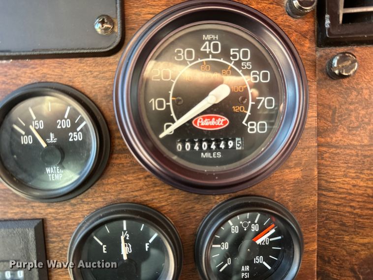 image for item FK1681 1992 Peterbilt 579 utility / service truck