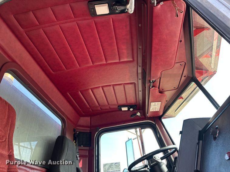 image for item FK1681 1992 Peterbilt 579 utility / service truck