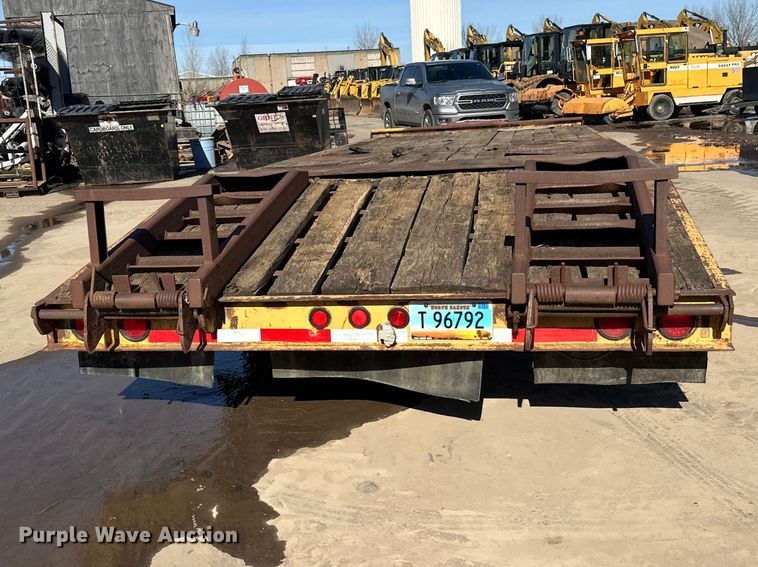 image for item FK1684 1997 Trail King Industries equipment trailer