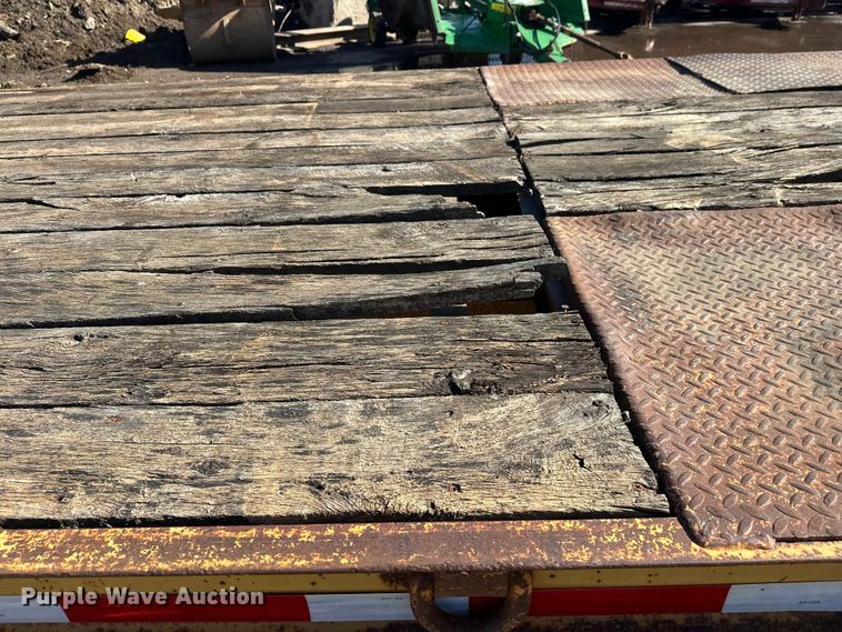 image for item FK1684 1997 Trail King Industries equipment trailer