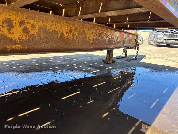 image for item FK1684 1997 Trail King Industries equipment trailer