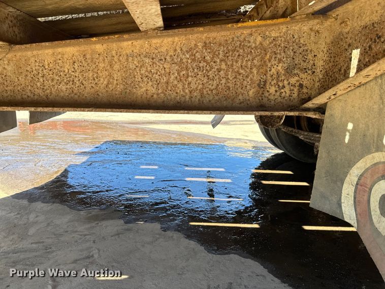 image for item FK1684 1997 Trail King Industries equipment trailer