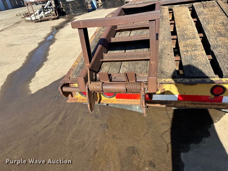 image for item FK1684 1997 Trail King Industries equipment trailer