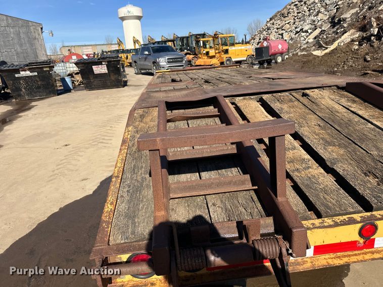 image for item FK1684 1997 Trail King Industries equipment trailer