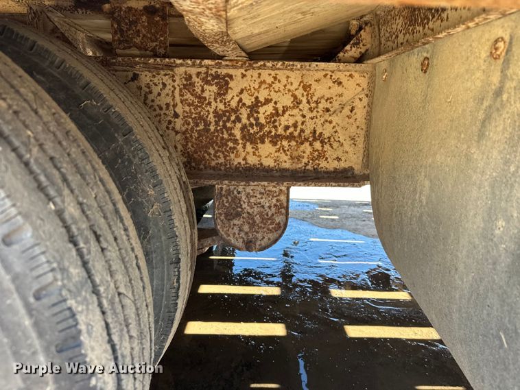 image for item FK1684 1997 Trail King Industries equipment trailer