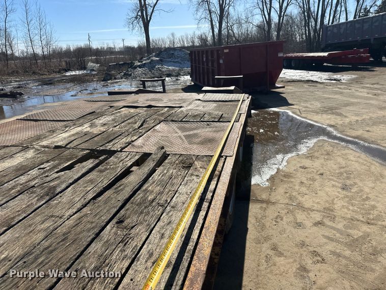 image for item FK1684 1997 Trail King Industries equipment trailer