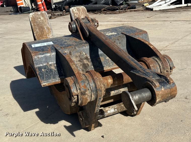 image for item FK1686 Caterpillar excavator grapple