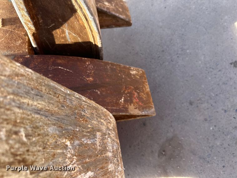 image for item FK1686 Caterpillar excavator grapple