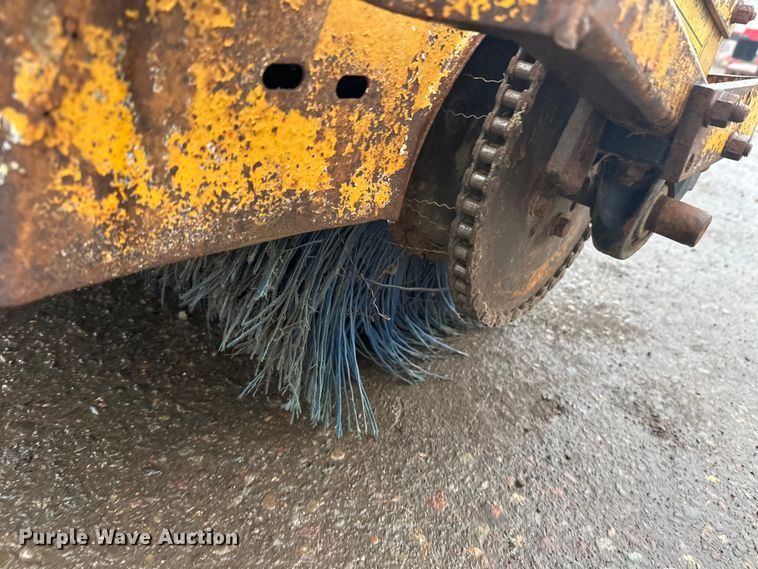 image for item FK1723 Roscoe RB-38 sweeper