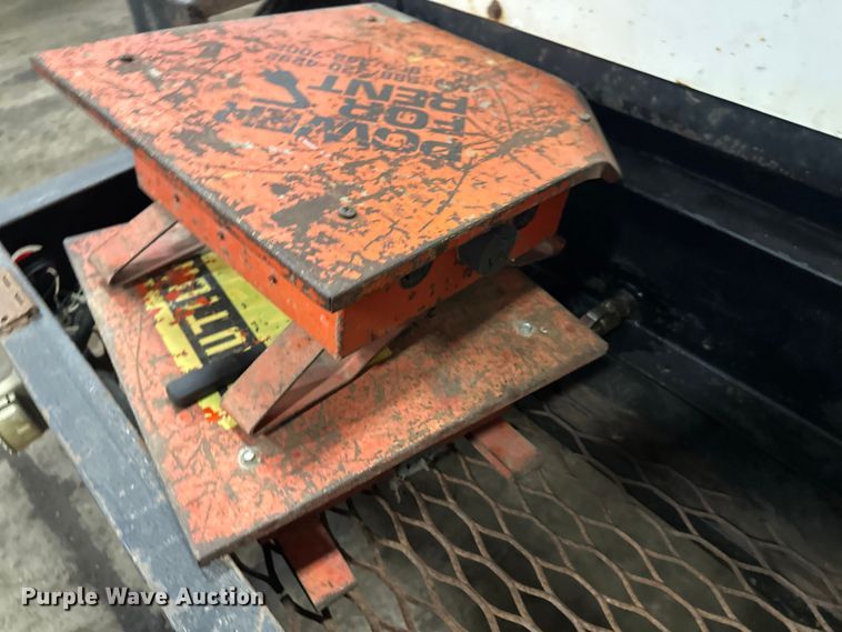 image for item FK1724 Whisperwatt DCA-45SSIU3 generator