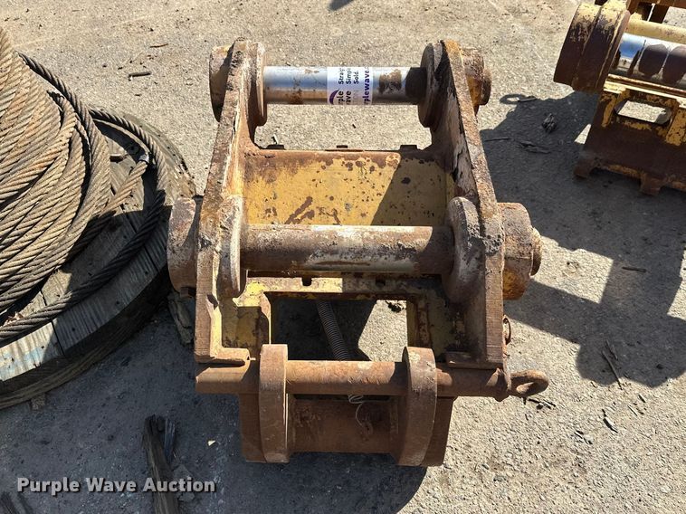 image for item FK1737 Excavator quick coupler