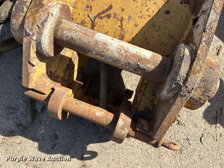 image for item FK1737 Excavator quick coupler