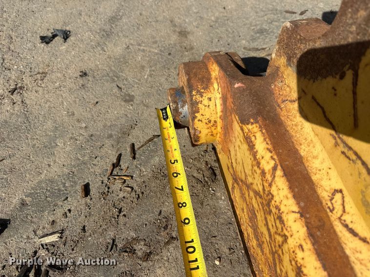 image for item FK1737 Excavator quick coupler