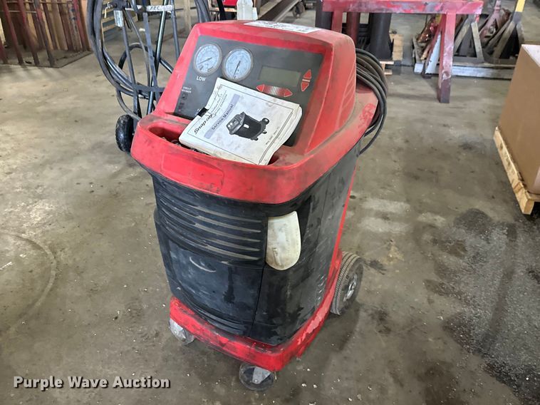 image for item FK1740 Snap-on EEAC325A AC reclaimer