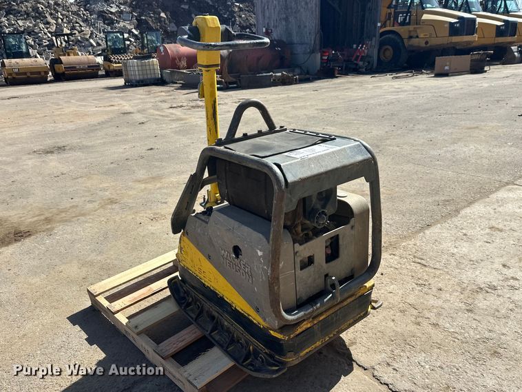 image for item FK1746 2012 Wacker Neuson Vibroplate DPU 6555HE plate compactor