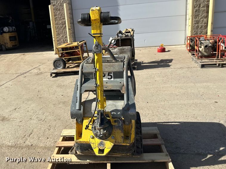 image for item FK1746 2012 Wacker Neuson Vibroplate DPU 6555HE plate compactor