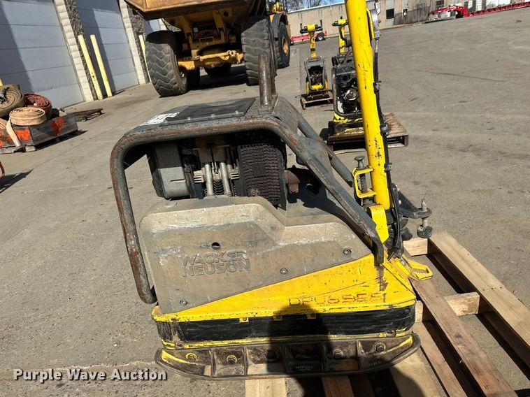 image for item FK1746 2012 Wacker Neuson Vibroplate DPU 6555HE plate compactor