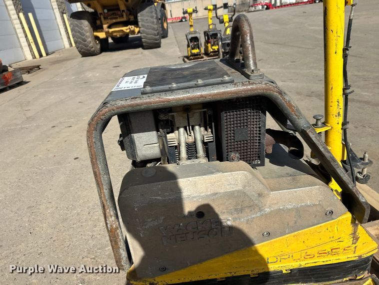 image for item FK1746 2012 Wacker Neuson Vibroplate DPU 6555HE plate compactor