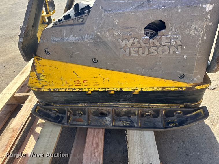 image for item FK1746 2012 Wacker Neuson Vibroplate DPU 6555HE plate compactor