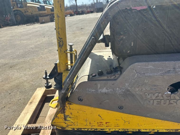 image for item FK1746 2012 Wacker Neuson Vibroplate DPU 6555HE plate compactor