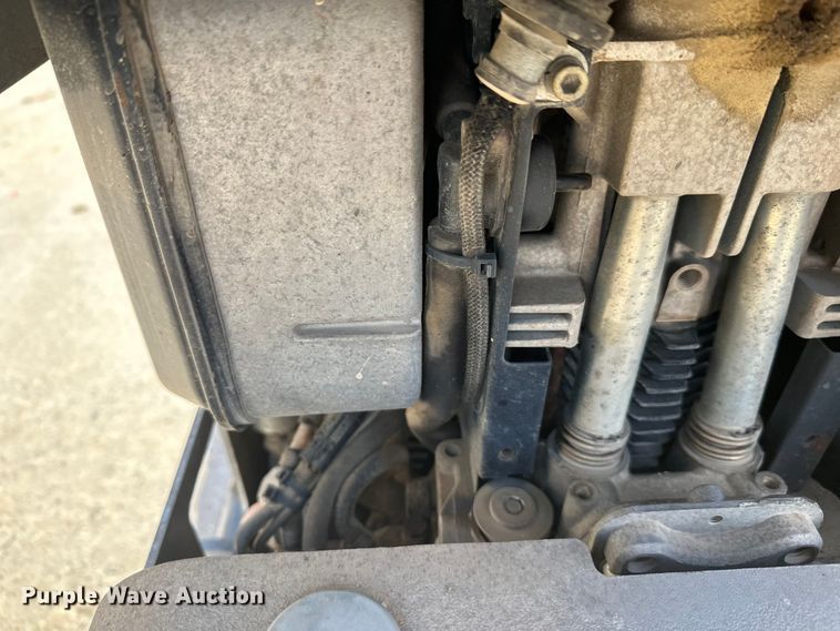 image for item FK1746 2012 Wacker Neuson Vibroplate DPU 6555HE plate compactor