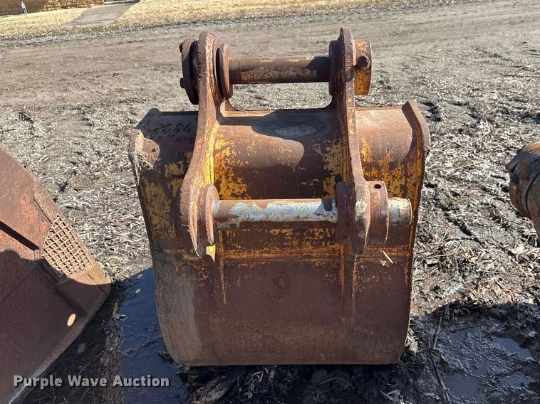 image for item FK1751 Caterpillar excavator bucket