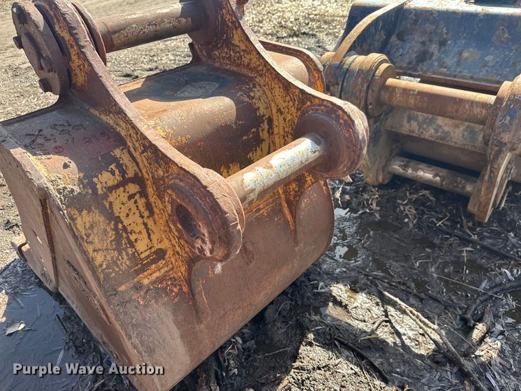 image for item FK1751 Caterpillar excavator bucket