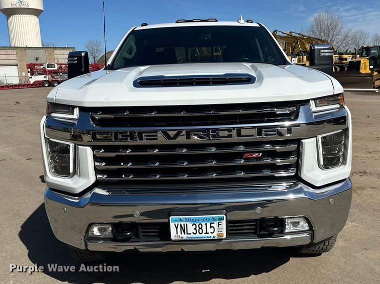 image for item FK1752 2021 Chevrolet Silverado 3500HD Crew Cab pickup truck